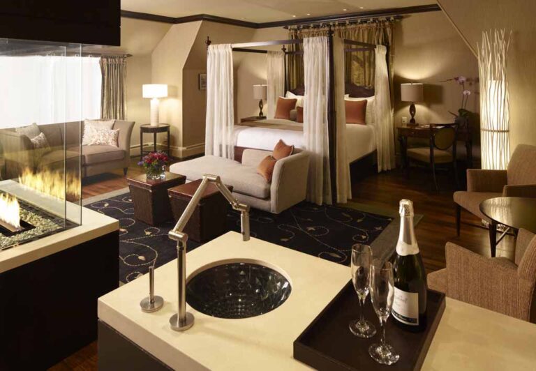 fantasy suites in wisconsin. The American Club 2