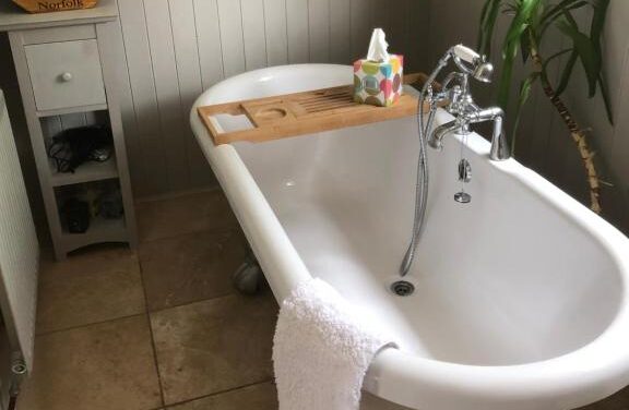 home stay with spa bath near Yorkshire
