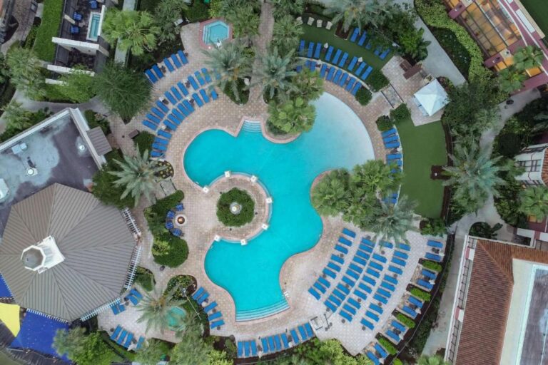 honeymoon suites at Wyndham Grand Orlando Resort Bonnet Creek in orlando