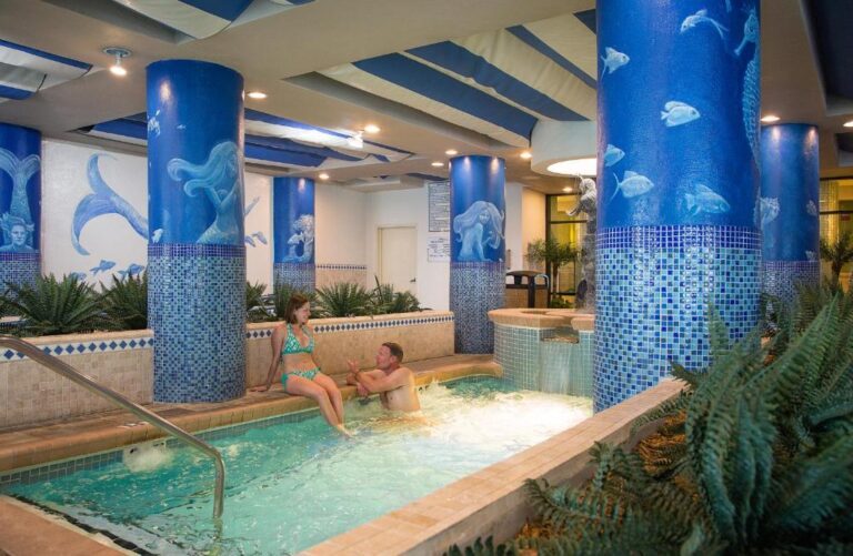 honeymoon suites in Coral Beach Resort at myrtle beach