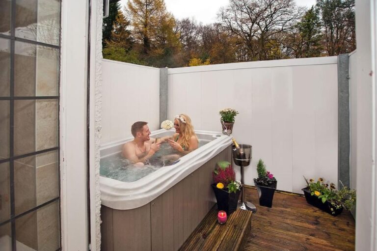 hot tub in Durham for couples