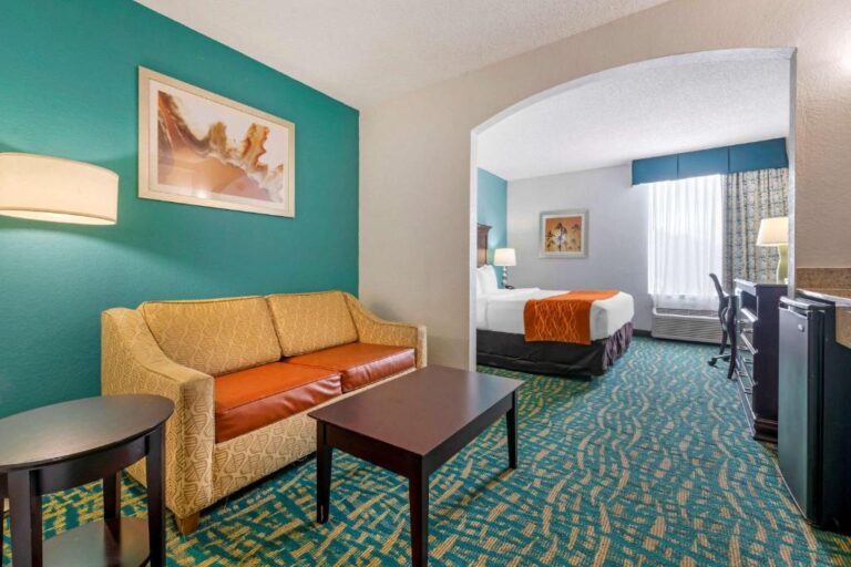 hotels in Fort Lauderdale with hot tub in room
