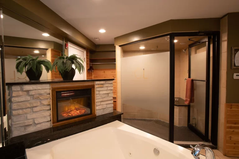 hotels in Naperville IL with hot tub in room 2