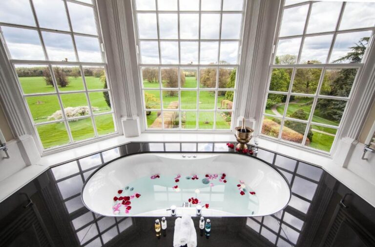 hotels with hot tub in Yorkshire for couples