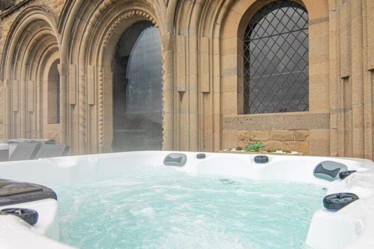 hotels with hot tub near Chester 3
