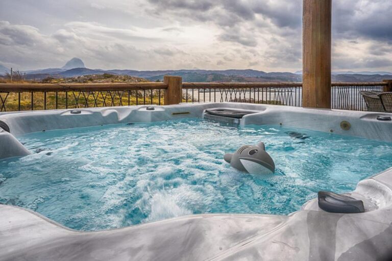 lodges in Scotland with hot tub 2
