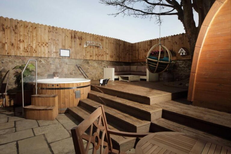 luxury hotels with hot tub in room near Durham 2