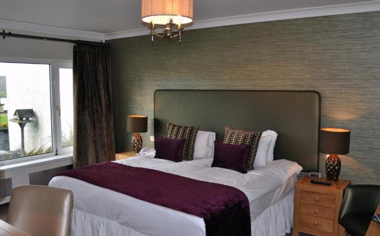 romantic hotels in Winderemere with hot tub