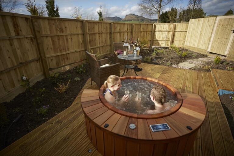 romantic hotels with hot tub in Peak District 4