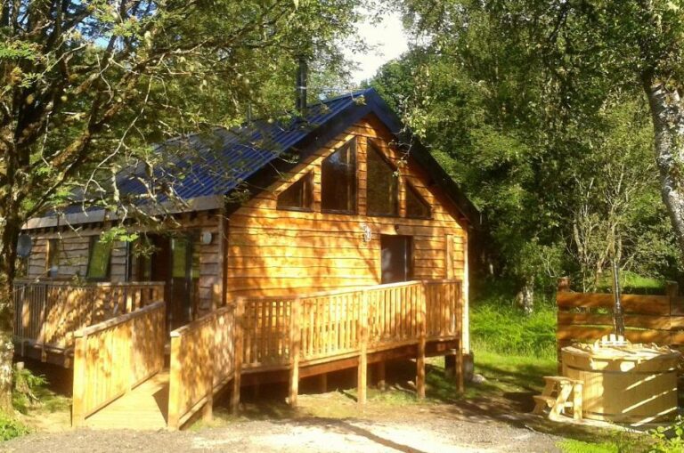 rustic lodges in Scotland with hot tub 2