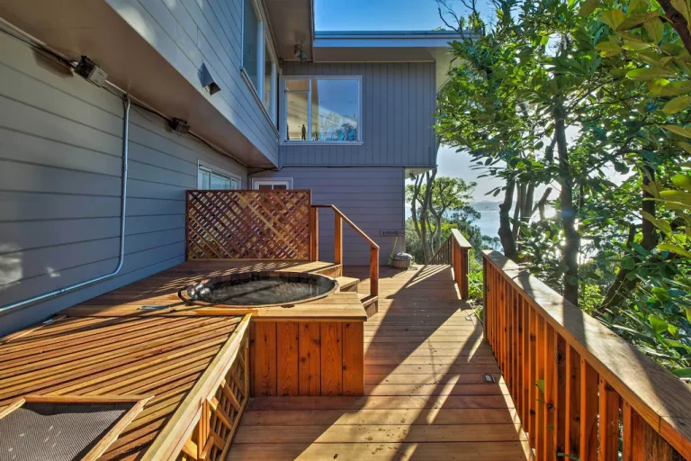 vacation home with private hot tub in San Francisco 3