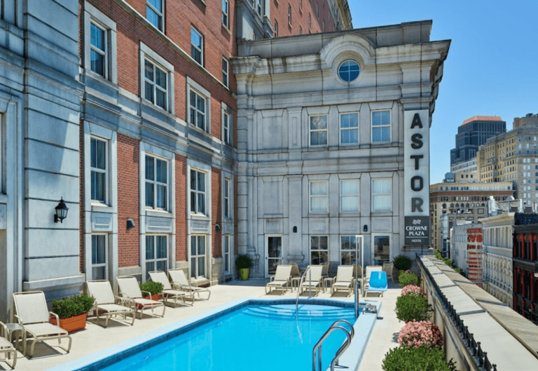 astor crowne plaza new orleans rooftop pool