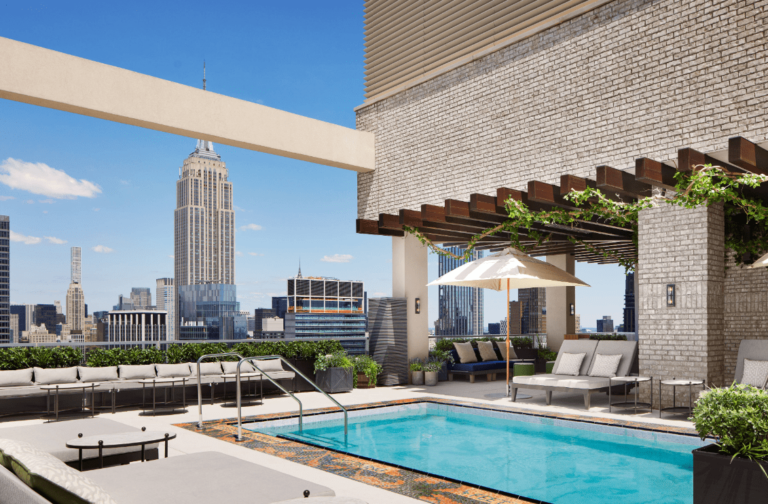 Reinassance manhattan new york rooftop pool