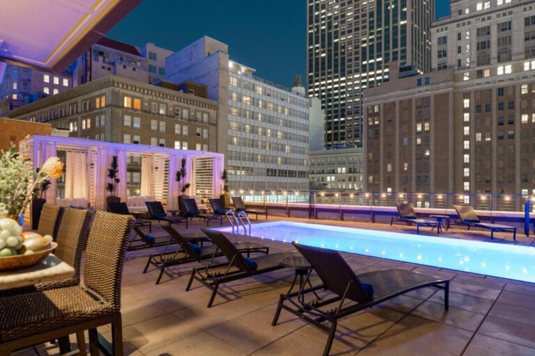 NOPSI hotel new orleans rooftop pool