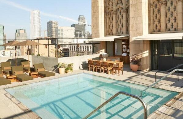 Ace hotel LA rooftop pool