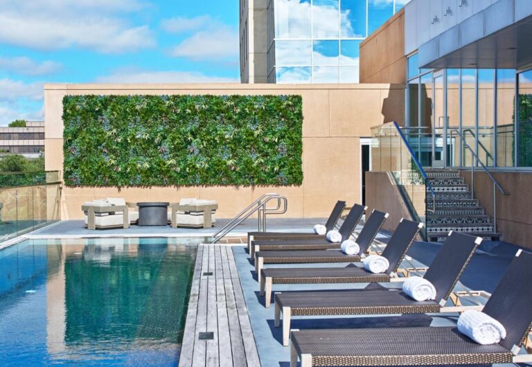 Fontaine Kansas City rooftop pool