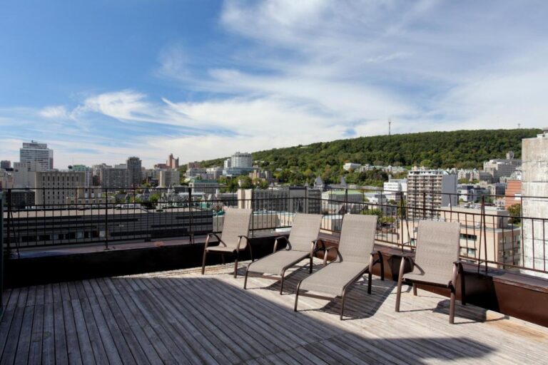 L'Appartement montreal hotel rooftop pool 6