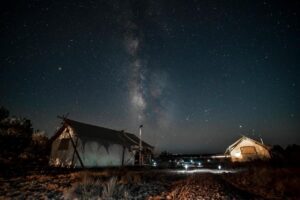 Bubble-Dome-Arizone.-Under-Canvas-Grand-Canyon-1-300x200