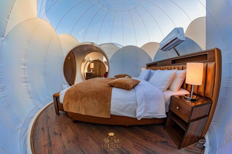 Bubble Hotels in World. Wadi Rum Bubble Luxotel 3