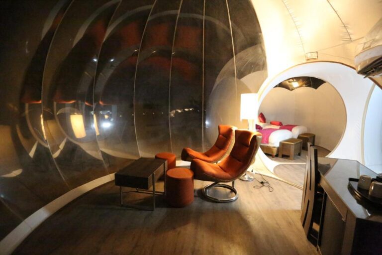 Bubble Hotels in World. Wadi Rum Bubble Luxotel 5