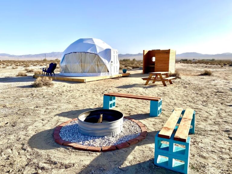 Bubble hotels in California- Secluded Dome Near Joshua Tree National Park3