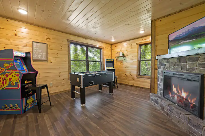 Cabin rentals in Pigeon Forge Golden Bear Lodge1