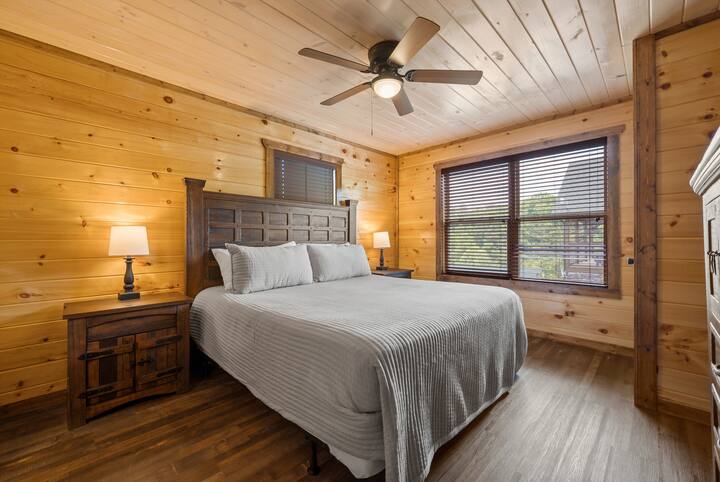 Cabin rentals in Pigeon Forge Golden Bear Lodge2