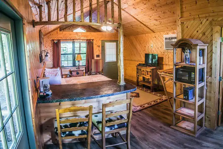 Cabins with Hot Tub in Texas Cabaña Trail Boss1