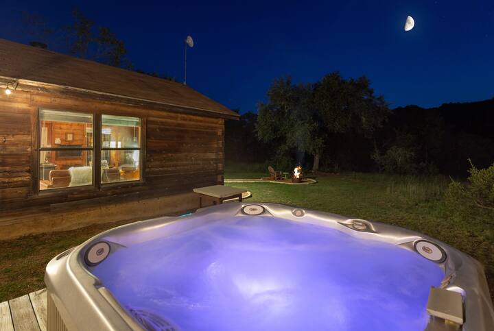Cabins with Hot Tub in Texas Romantic Log Cabin2