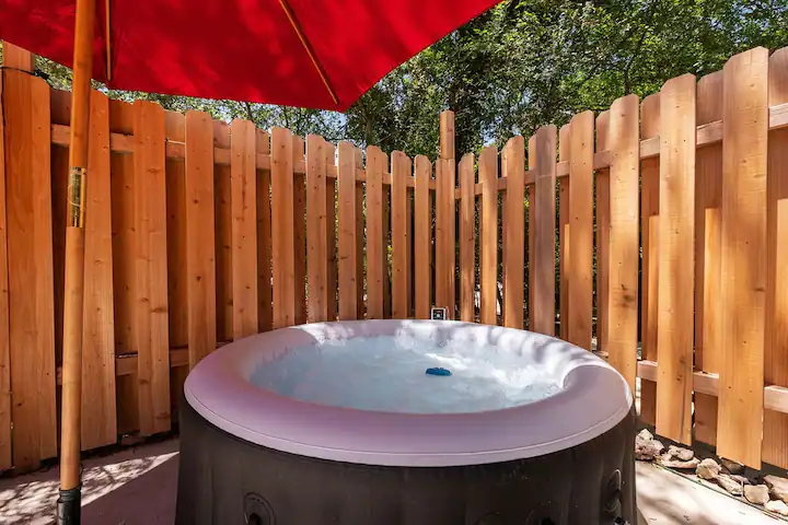 Cabins with Hot Tub in Texas The Huntsman1