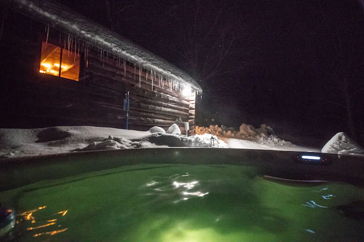Cabins with hot tub in New Hampshire Cozy Log Cabin1