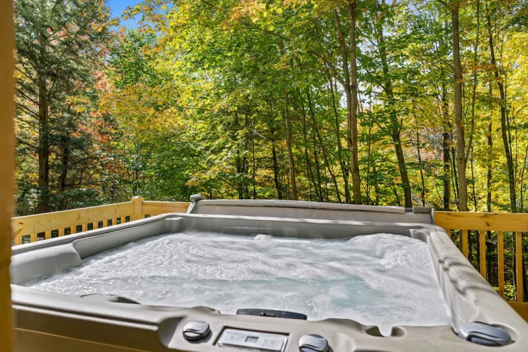 Cabins with hot tub in New Hampshire Hilltop Hideaway1