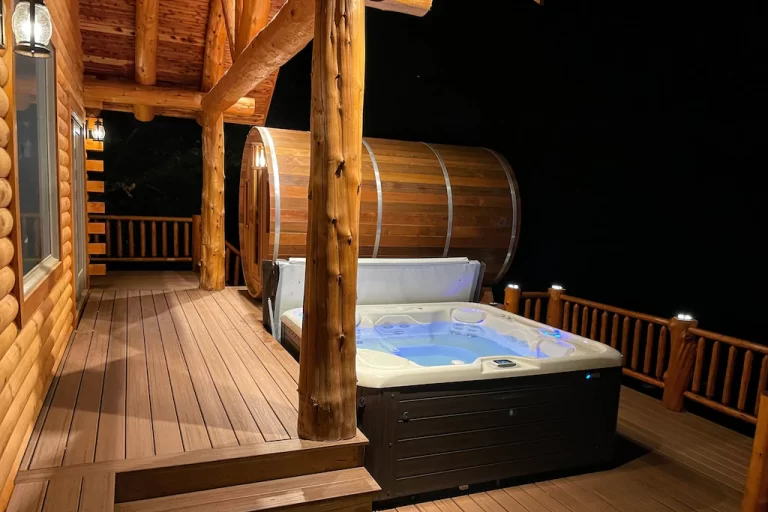 Cabins with hot tub in New Hampshire Mad River Cozy Cabin2