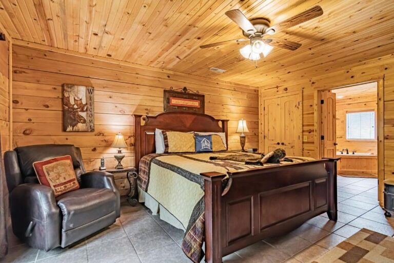 Cabins with Hot Tub in Branson MO Caribou Canyon Lodge