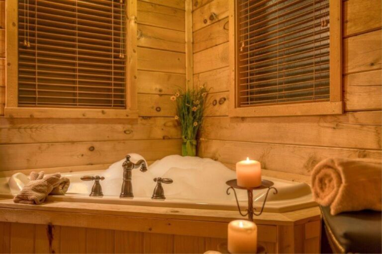 Cabins with Hot Tub in Branson MO Caribou Canyon Lodge