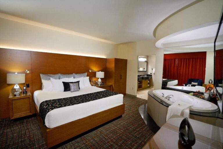 Hard Rock Hotel & Casino honeymoon suites in tulsa