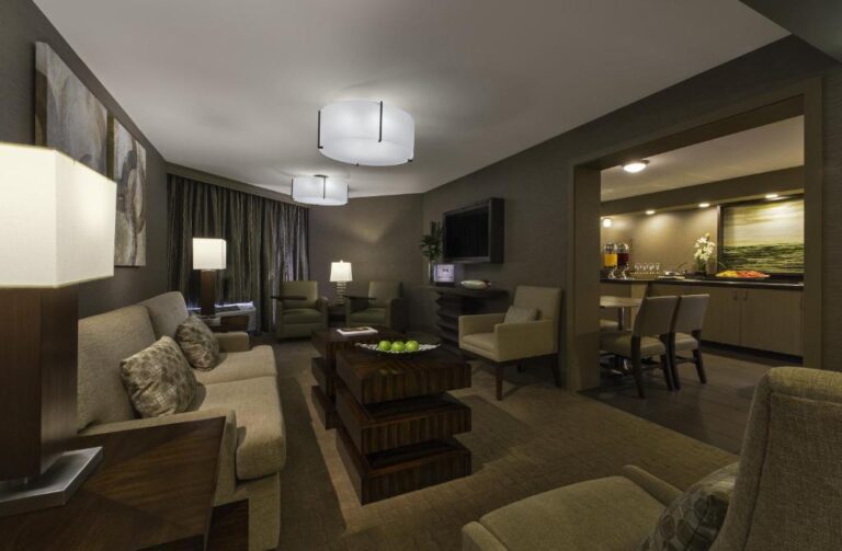 Hilton Island Resort honeymoon suites at galveston