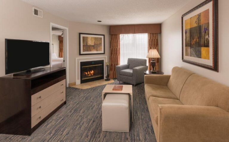 Homewood Suites by Hilton Chicago honeymoon suites