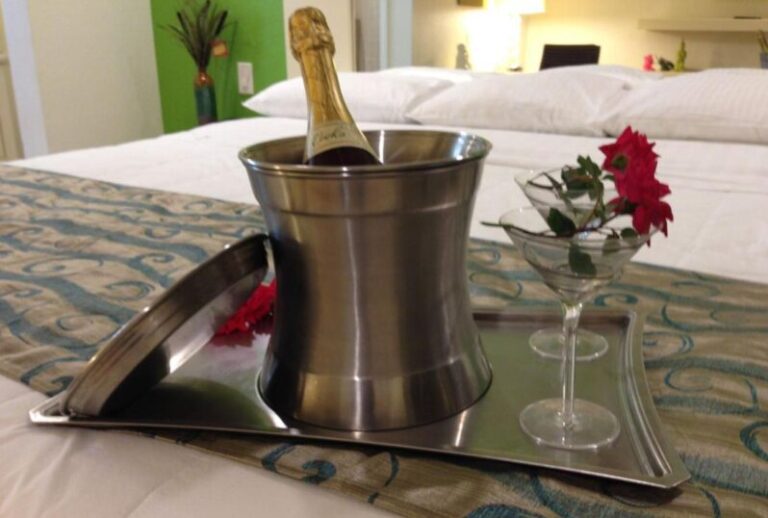 Romantic Inn & Suites anniversary getaway in Texas