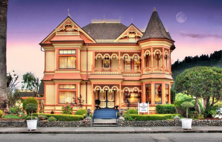 Themed Hotels In California. Gingerbread Mansion Inn