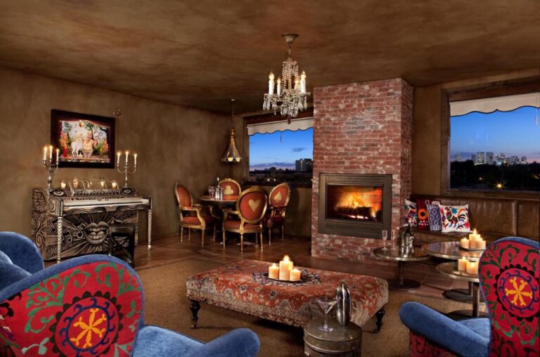 Themed Hotels In California. Petit Ermitage 5