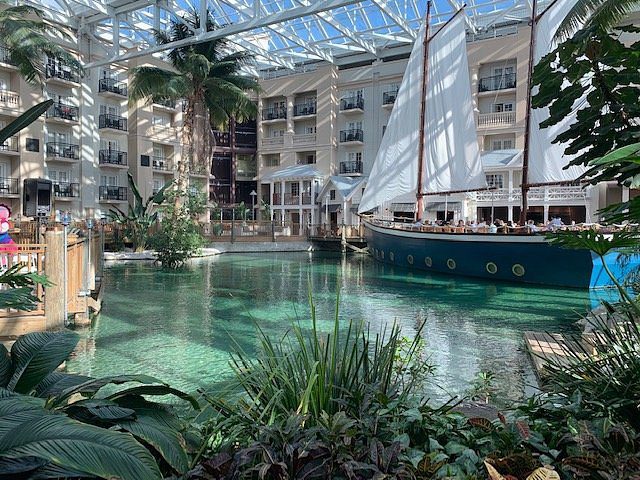 Themed Hotels in Orlando. Gaylords Palm Resorts. 4