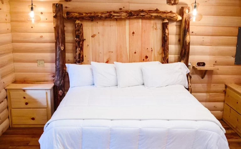 Treehouse 5 by Amish Country Lodging Ohio bedroom