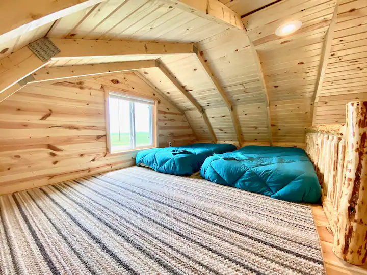 Treehouse cabins in Iowa Beautiful Cabin3