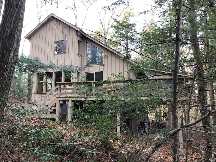 Treehouse cabins in Massachusetts Berkshire Woodland Retreat 2
