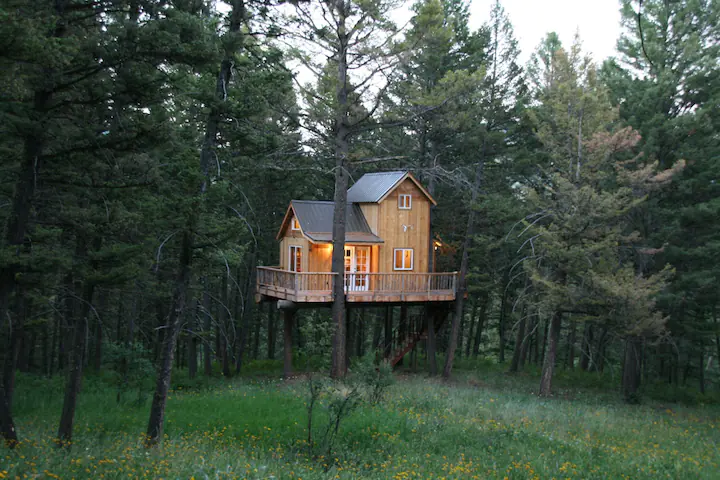 Treehouse cabins in Montana Papa's Treehouse
