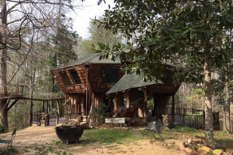 Treehouse cabins in mississippi The Johnny Knight Treehouse3