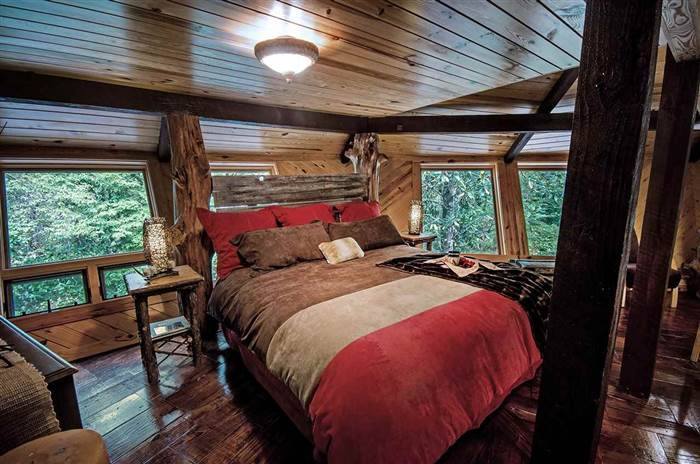 Treehouse cabins in mississippi The Johnny Knight Treehouse5