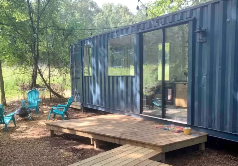Treehouse cabins in mississippi Tiny Home1