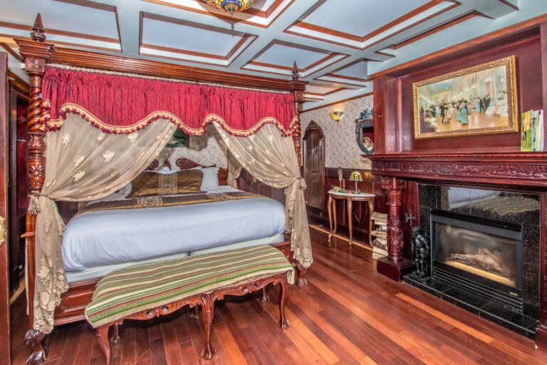 Victorian spa adventure suites nh 3